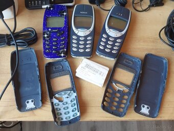MOBILY + NABÍJEČKY + SLUCHÁTKA - 7