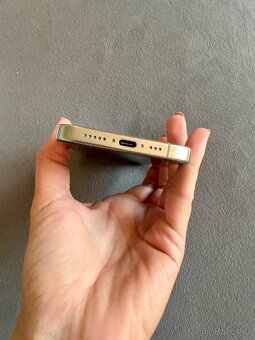 iPhone 15 Pro 256 GB – Natural Titanium - 7