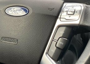 Ford S-MAX 2.2TDCi KLIMA NAVI KŮŽE ALU manuál 147 kw - 7