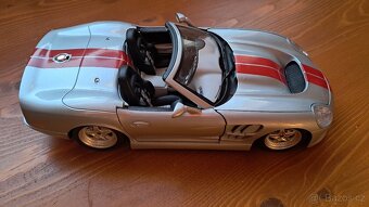 Model auta Shelby Series 1, r. 1999, 1:18 - 7