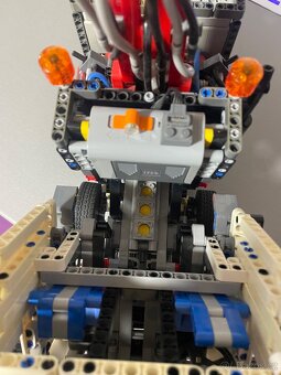 Lego TECHNIC 42043 Mercedes-Benz Arocs 3245 - 7