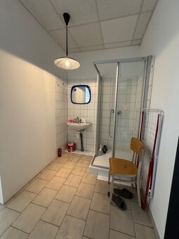 K pronájmu rodinný dům /  komerční objekt ve Vizovicích - 7