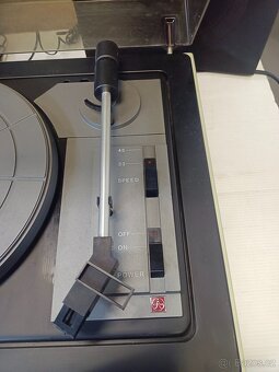 TESLA NZC 041 DE LUXE, gramo se zesilovačem - 7