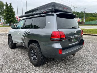 Toyota Landcruiser 200 - 7