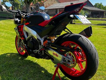 Aprilia Tuono V4 Factory - 7