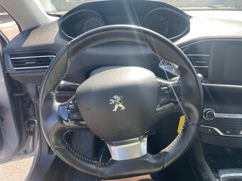 PEUGEOT 308 SW ALLURE 1.2i 96 KW Pure-Tech ČR 2015 - 7