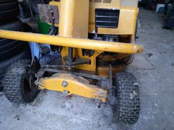 Prodám sekací traktůrek na trávu - 7