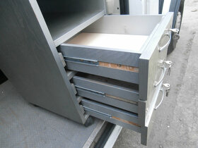 Skříňka dřevěná se zásuvkami uzamykatelná za 500 kč - 7