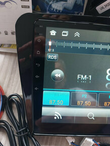AUTORADIO 2GB+32GB WIFI OCTAVIA 3 ANDROID 15 LCD 10 - 7