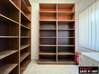 Prodej obchodního prostoru (3 159 m2), ev.č. 00594 - 7