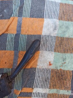 Prodám přepínač blikrů a stěračů (páčky) - 7