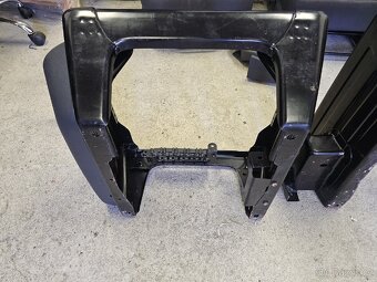 Konzole podstavec sedačky VW T5 T5.1 T6 - 7