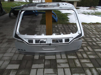 ŠKODA SCALA KAPOTA-SVĚTLA-BLATNÍKY-5 DVEŘE-BOK-NÁRAZNÍKY - 7