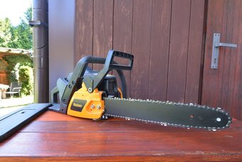 Prodám řetězovou pilu Partner P351 XT - 7