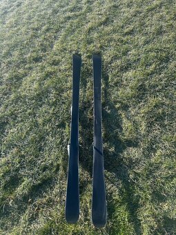 Lyže HEAD C210 s ladícími hůlkami zdarma TOP STAV - 7