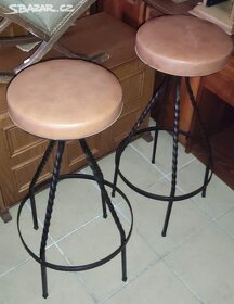 Dubový bar s látkovou stříškou a 2 ks barových židlí - 7