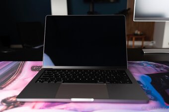 MacBook Pro 14" (2023) – M2 Pro, 32 GB RAM – TOP stav - 7