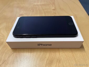 iPhone SE 2020 64GB,pěkný stav - 7