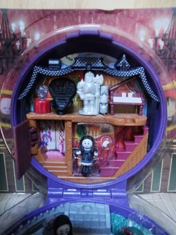Polly Pocket Sběratelský Playset The Addams Family Compact - 7