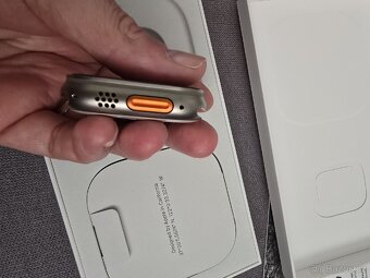 Apple Watch Ultra + Apple milánský tah z černého titanu - 7