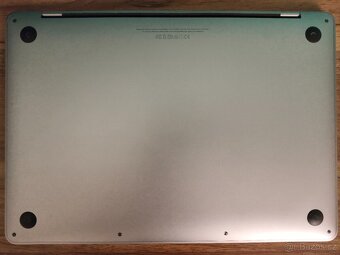 MacBook Pro 2017 | i5 • 8GB • 128GB SSD - 7