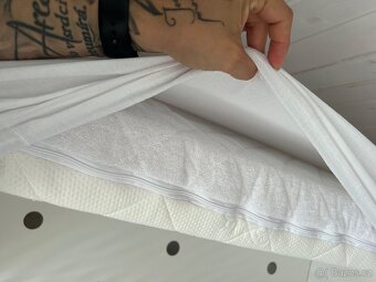 Postýlka s šuplíkem a přebalovacím pultem - 7
