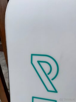 Nový snowboard s vázáním a botami - 7