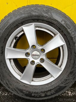 Pneu Nokian 215/70-R16 - 7