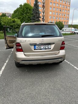 Mercedes-Benz - 7