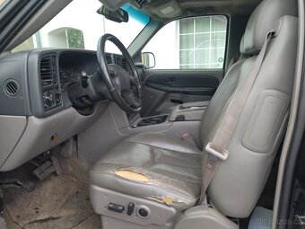 Chevrolet Suburban - 7