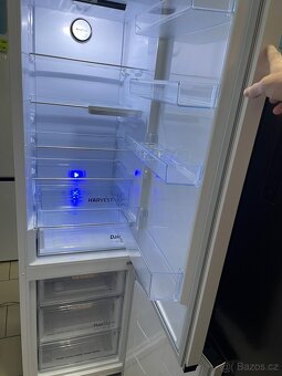 Zánovní lednice Beko B5RCNA406HW - 7