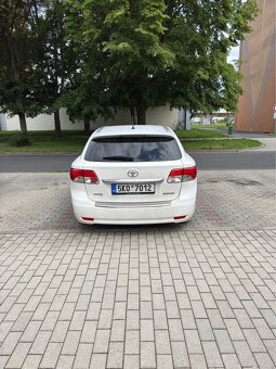 Toyota Avensis 2.2 D4D 110 kW 2012 NEPOJÍZDNÁ - 7