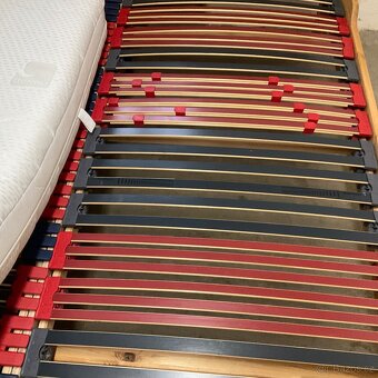 Prodám ložnici materiál voskované borovice - 7