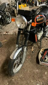 Moto Guzzi custom 125 - 7