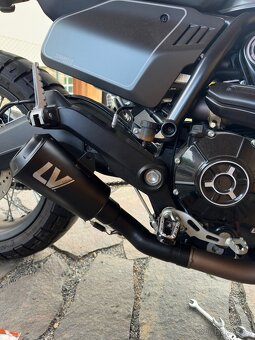 Leo Vince LV 10 - Full Black Ducati Scrembler Desert - 7