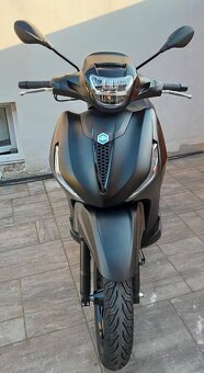 AKCE do 15.11. Beverly 300 HPE, 2023, TOP stav, 6000km - 7
