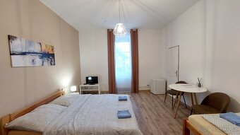 Dům s penziónem a obchodem na náměstí v Horní Plané - 7