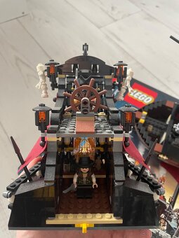 Lego loď 4195 pomsta královny Anny - 7