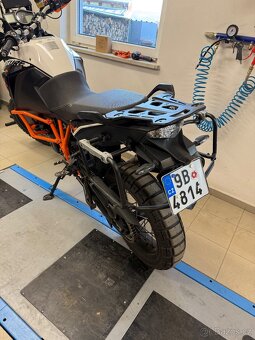 Držáky kufrů givi - 7