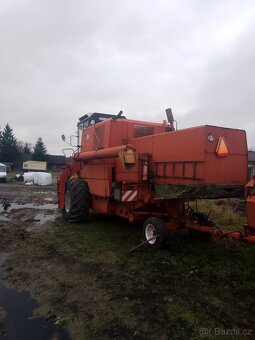 Kombajn bizon z 056 super stav - 7