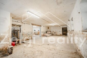 Nabízíme k pronájmu zemědělský areál o celkové ploše 2 268 m - 7