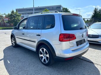 Volkswagen Touran CROSS 2,0 TDI - 7