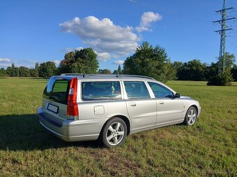 Volvo V70 II D5 2006 6q manuál - 7
