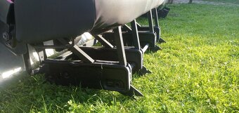 PRODÁM TROJSEDAČKU S PÁSY PRO TŘI OSOBY 2X ISOFIX - 7