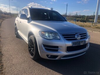 Volkswagen Touareg 3.0 TDI anglie - 7