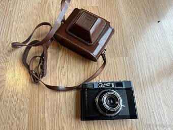 Staré fotoaparáty a expozimetry 9ks - 7