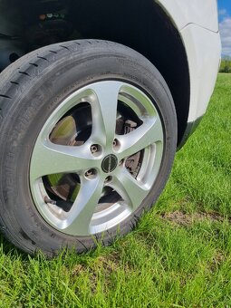 Volkswagen Caddy Maxi 1.9 TDI (77 kW), 7 míst, r. v. 2010 - 7