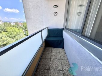 Pronájem, byt 2+kk, lodžie, parkovací stání, ul. Staroměstsk - 7