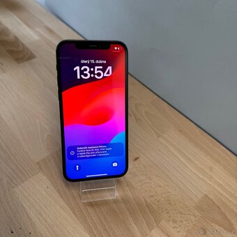 iPhone 12 64GB, černý (12 měsíců záruka) - 7