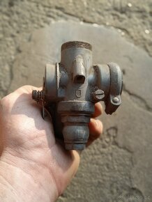 Soubor karburátorů 2x Jawa pérák, 2x Čz 125/150, 1xJawa 250 - 7